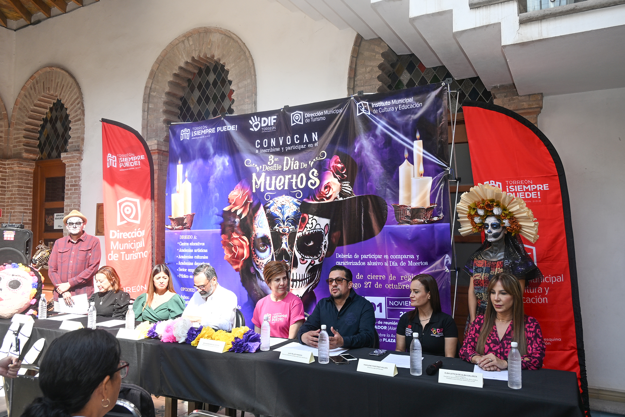 Convocatoria a tercer Desfile de Día de Muertos en Torreón. (Ramón Sotomayor)