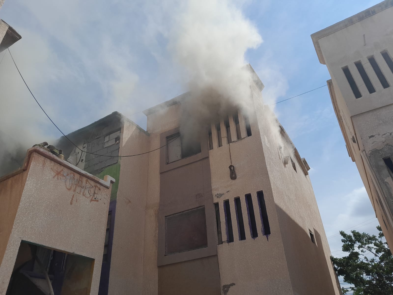 Se incendia condominio en Los Manhattan de Torreón