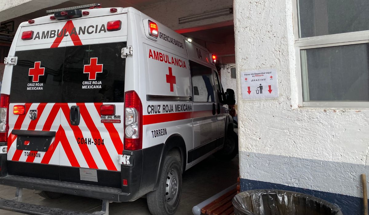 Cae de escalera y muere en el hospital, el fallecido se encuentra en calidad de desconocido