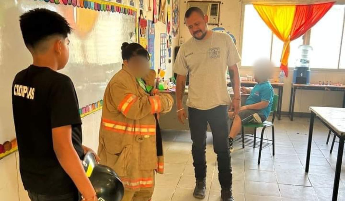 Firefighters visited schools in the municipality of San Pedro