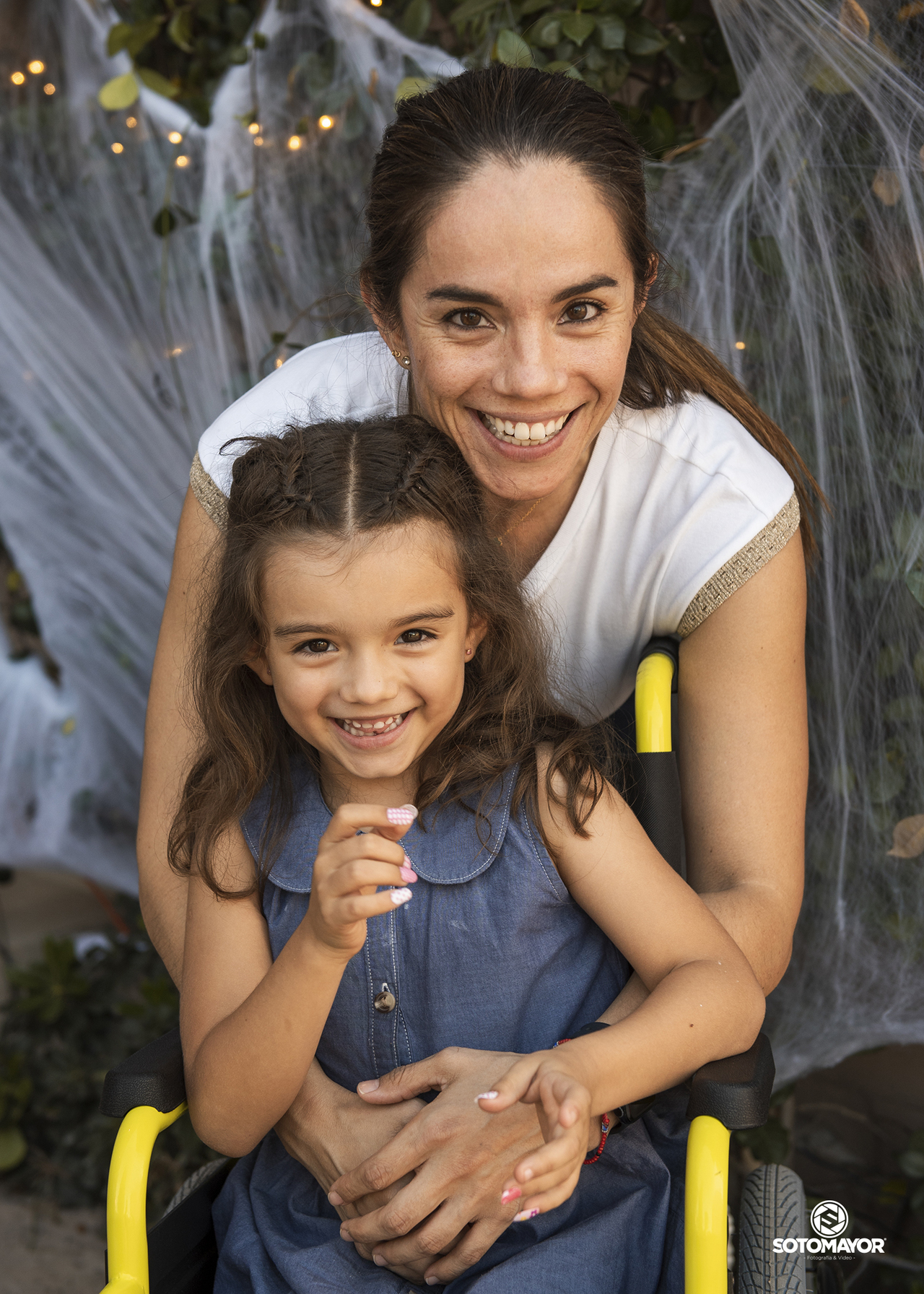 Estefanía con sus hijas Constanza y Marian Teele Vera.