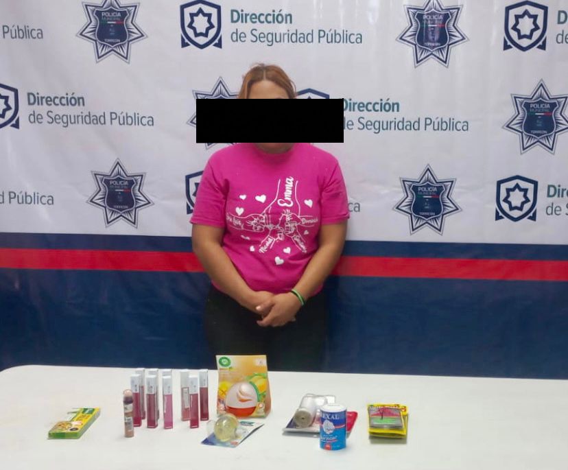 Detienen a mujer en Torreón por robo a comercio, el valor de la mercancía es casi 3 mil pesos