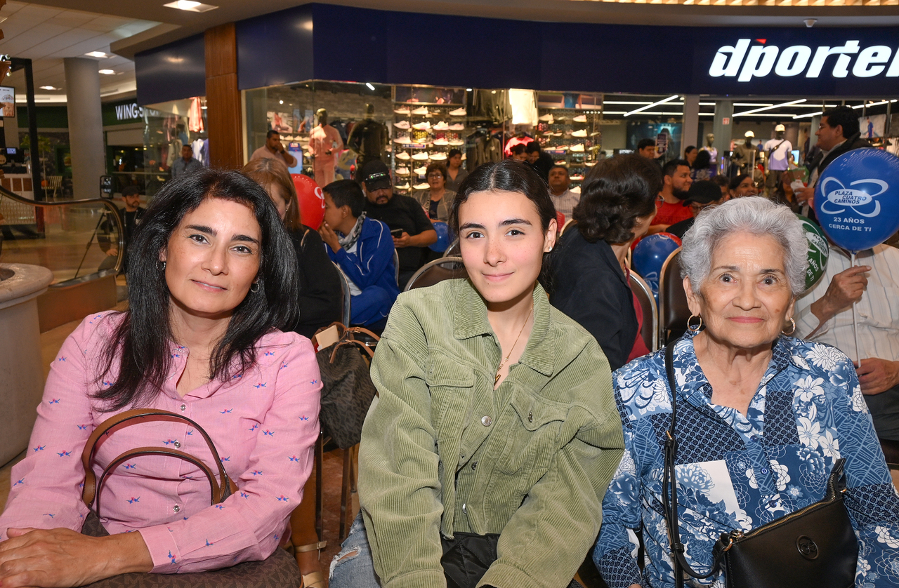 Malú, Natalia y María de Lourdes.