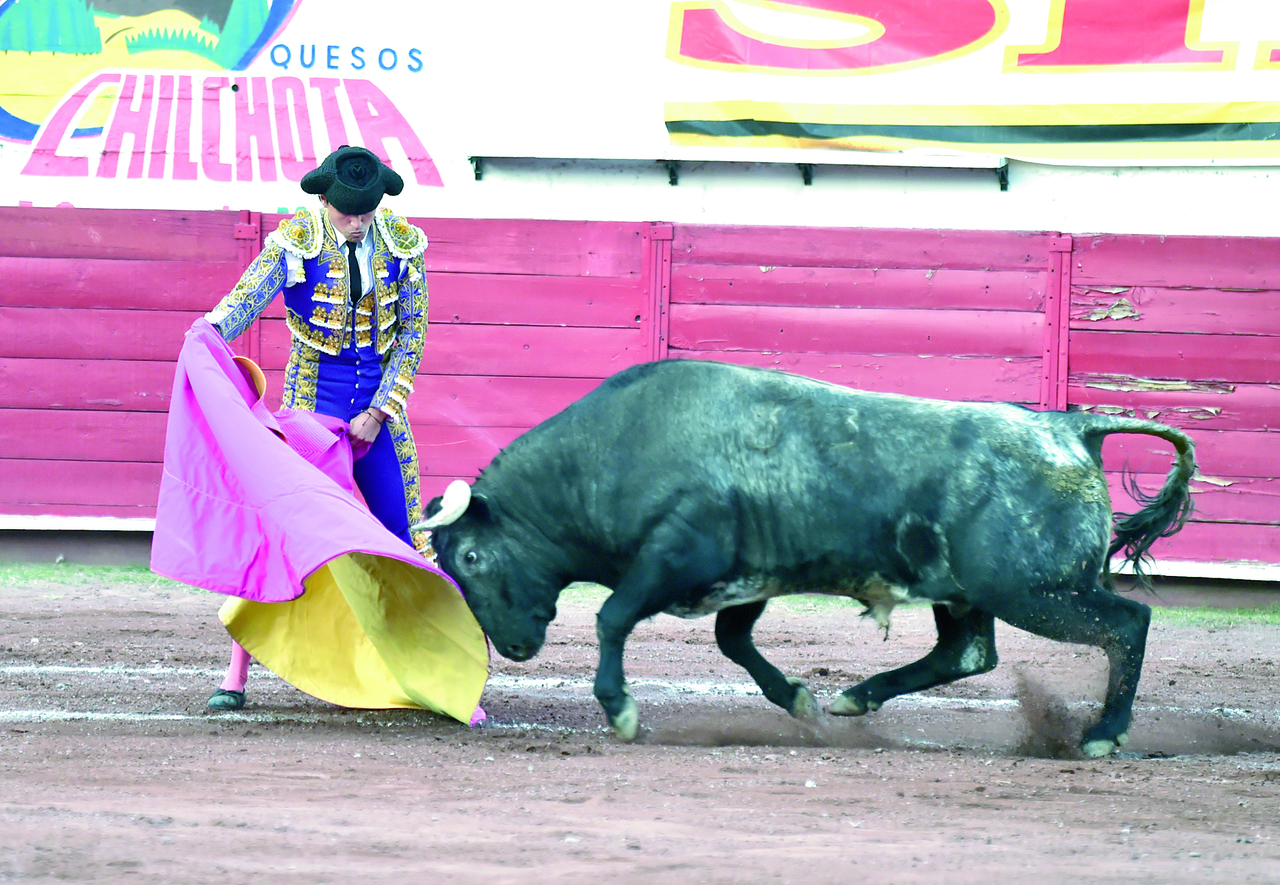 El talentoso torero lagunero Juan Ma Ibarra, volverá a estar en la tradicional Novillada del uno de enero en la romántica Plaza de Toros Alberto Balderas ubicada en Ciudad Jardín.