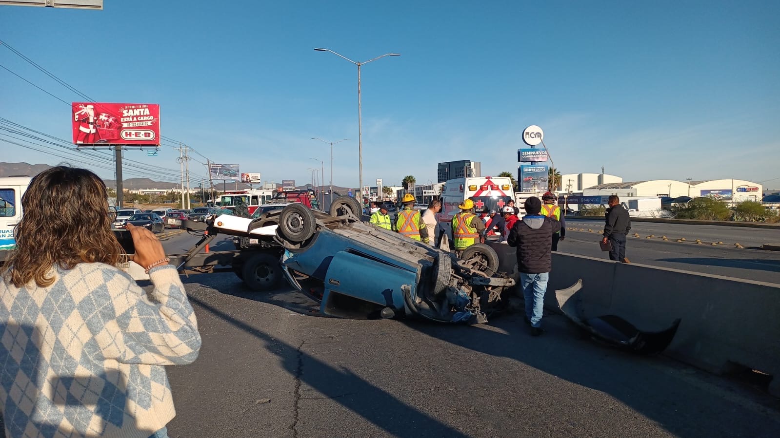 Volcadura en Saltillo (EL SIGLO DE TORREÓN)