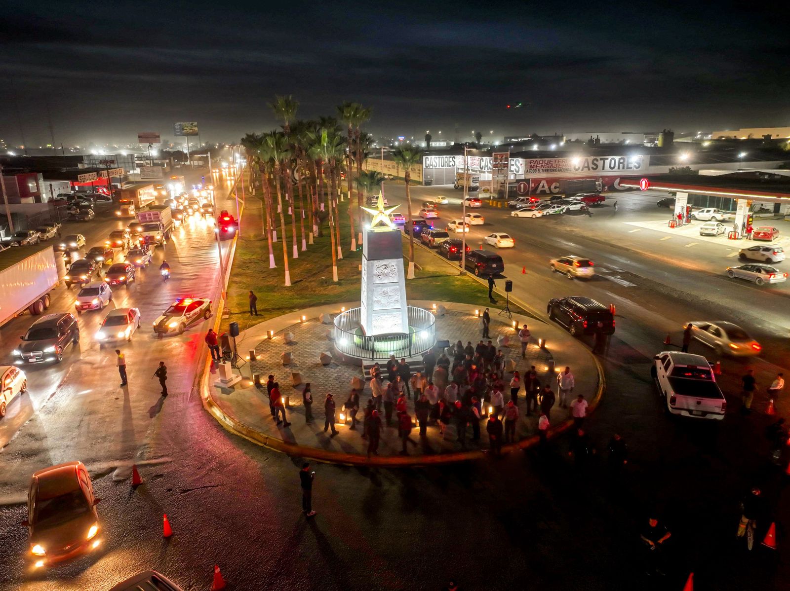 Monumento llamado 'Espíritu de la Luz' conformado por el obelisco y la estrella dorada. (DIANA GONZÁLEZ)