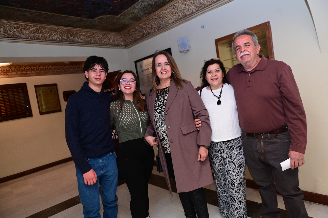 Iván, Gina, Lupita, Miky y Jorge (EL SIGLO DE TORREÓN)