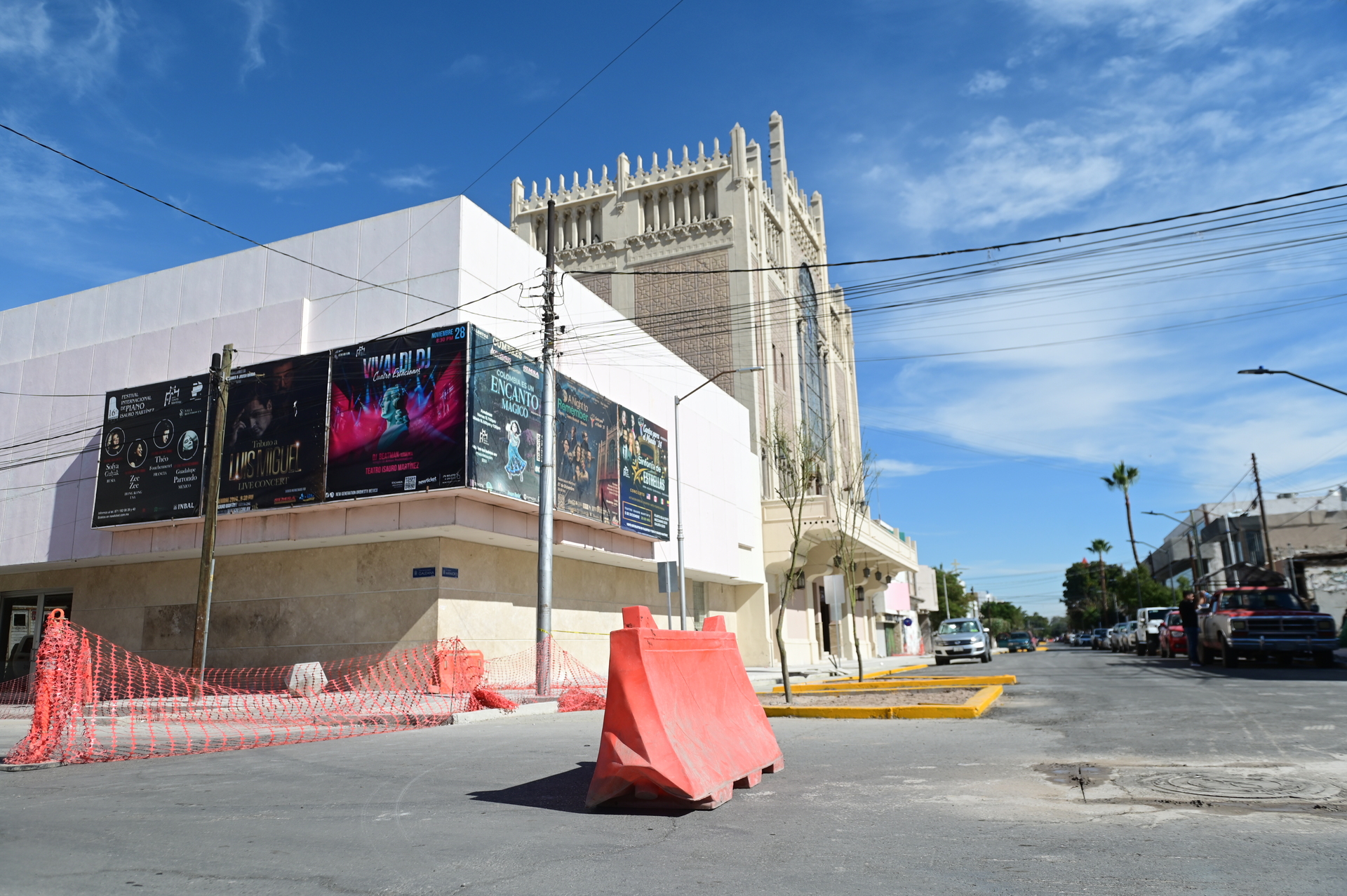 Empresas de telefonía y televisión por cable han incumplido los plazos para concluir con la reubicación de líneas en el Corredor. (EL SIGLO DE TORREÓN)