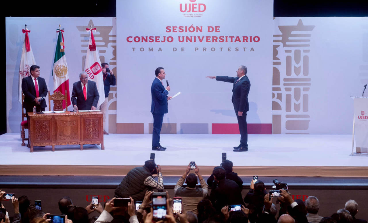 El gobernador en la toma de protesta de Ramón García.