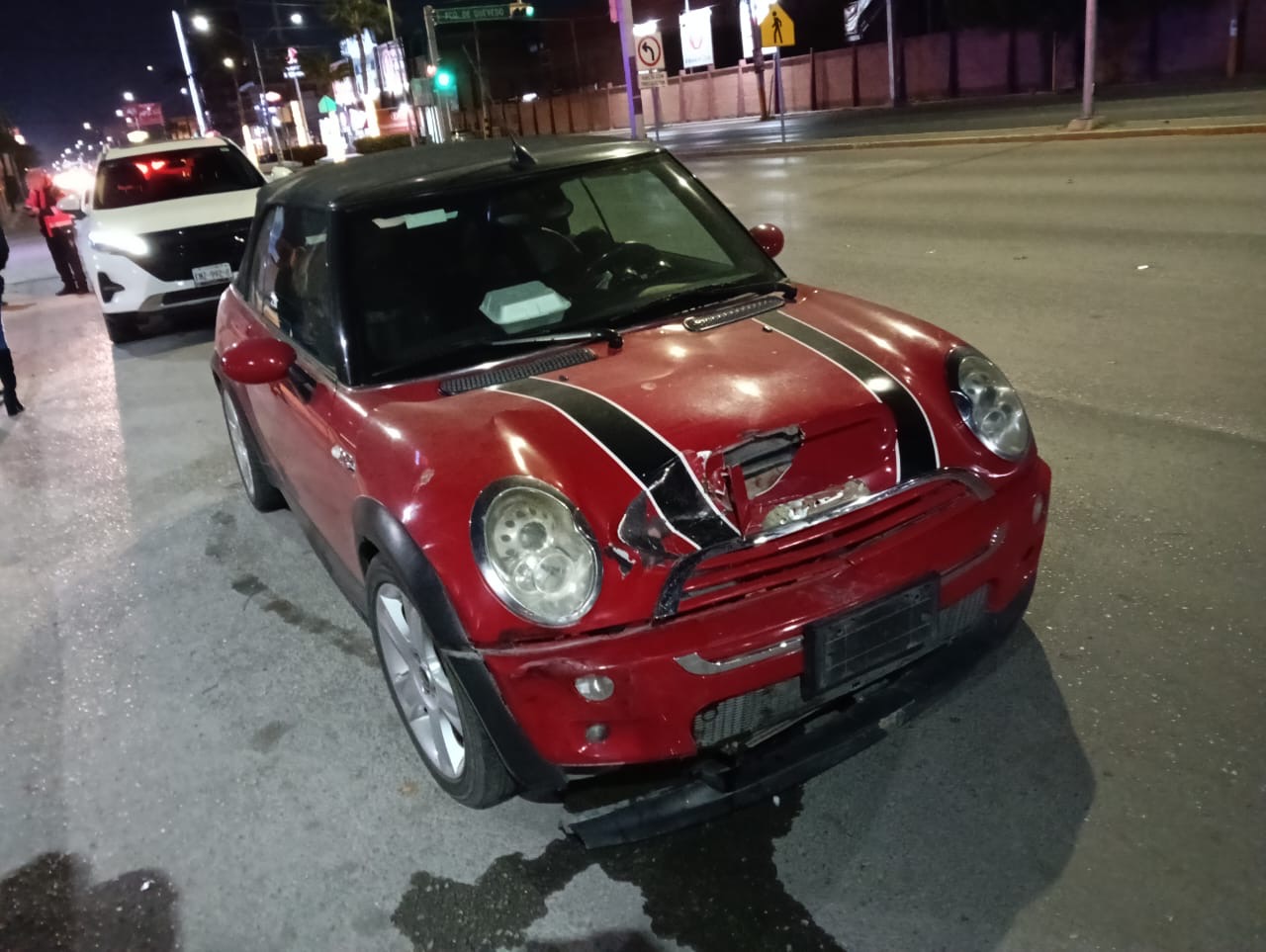 Conductor alcoholizado choca contra vehículo en calles de Torreón, fue detenido