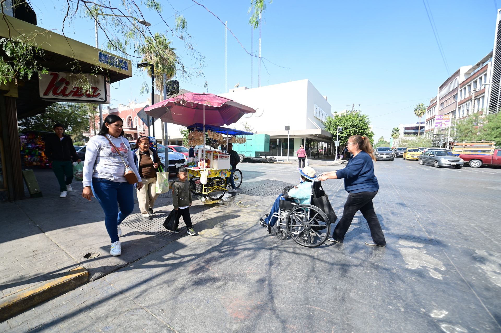 De acuerdo con información proporcionada por la Dirección del Centro Histórico,
este polígono solamente cuenta con 491 rampas. (EL SIGLO DE TORREÓN) 