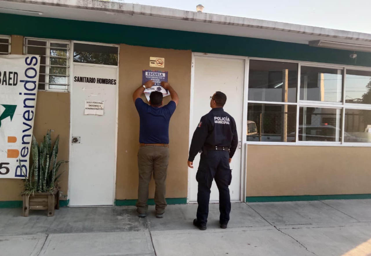 Las autoridades vigilan las escuelas en este periodo vacacional.