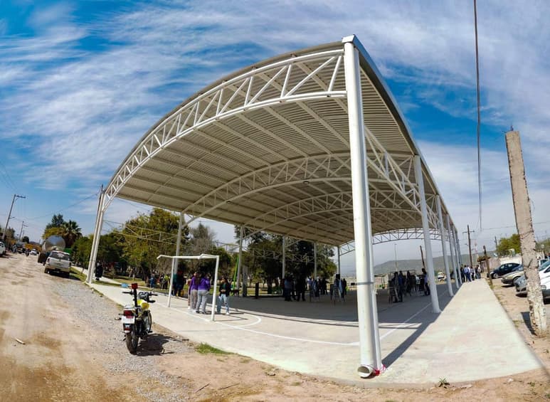 En cuanto a obras, este año el Ayuntamiento trabajó en la construcción de domos y canchas. (CORTESÍA)