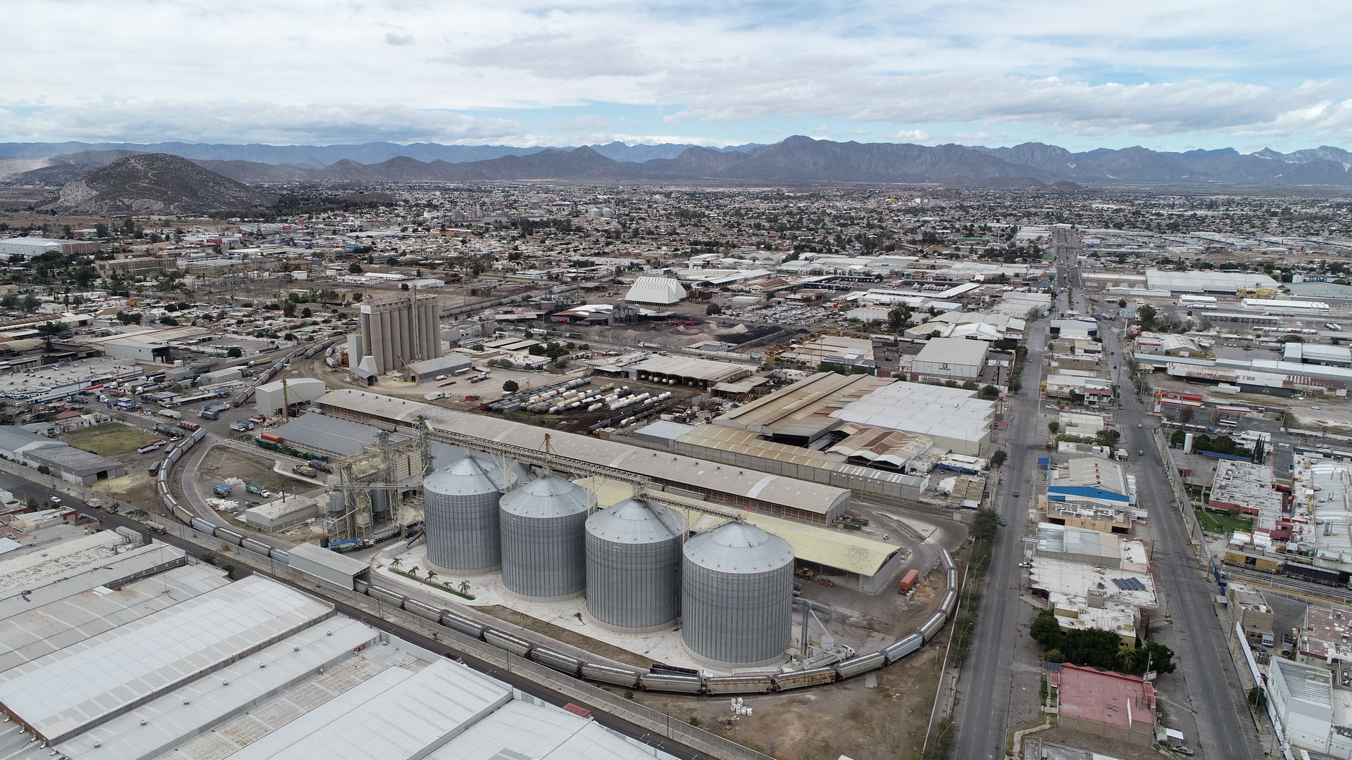 Las normas de calidad del aire establecen las concentraciones máximas de contaminantes que no debieran ser excedidas. (ARCHIVO)