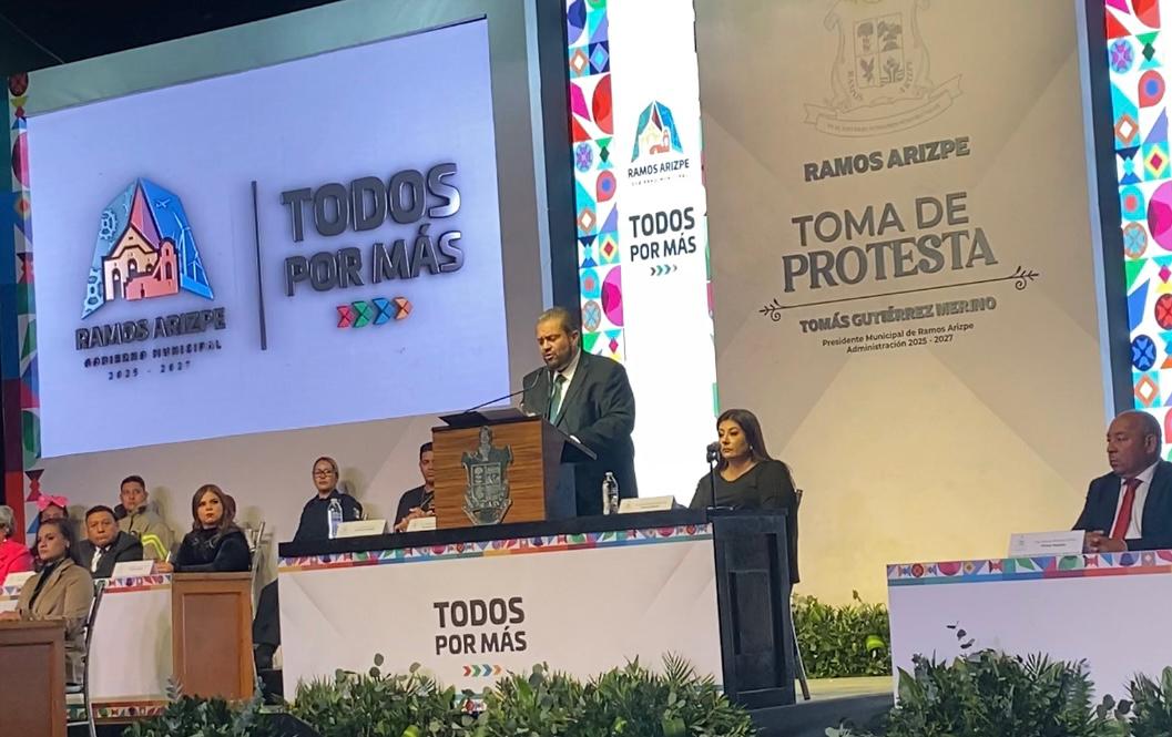 Tomás Merino inicia gestión como alcalde de Ramos Arizpe