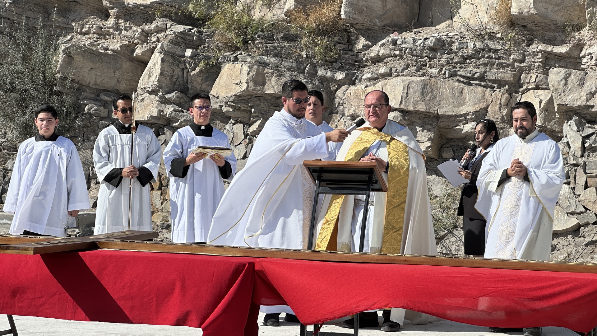 El obispo de la Diócesis de Saltillo, Monseñor Hilario González García. (SERGIO A. RODRÍGUEZ)