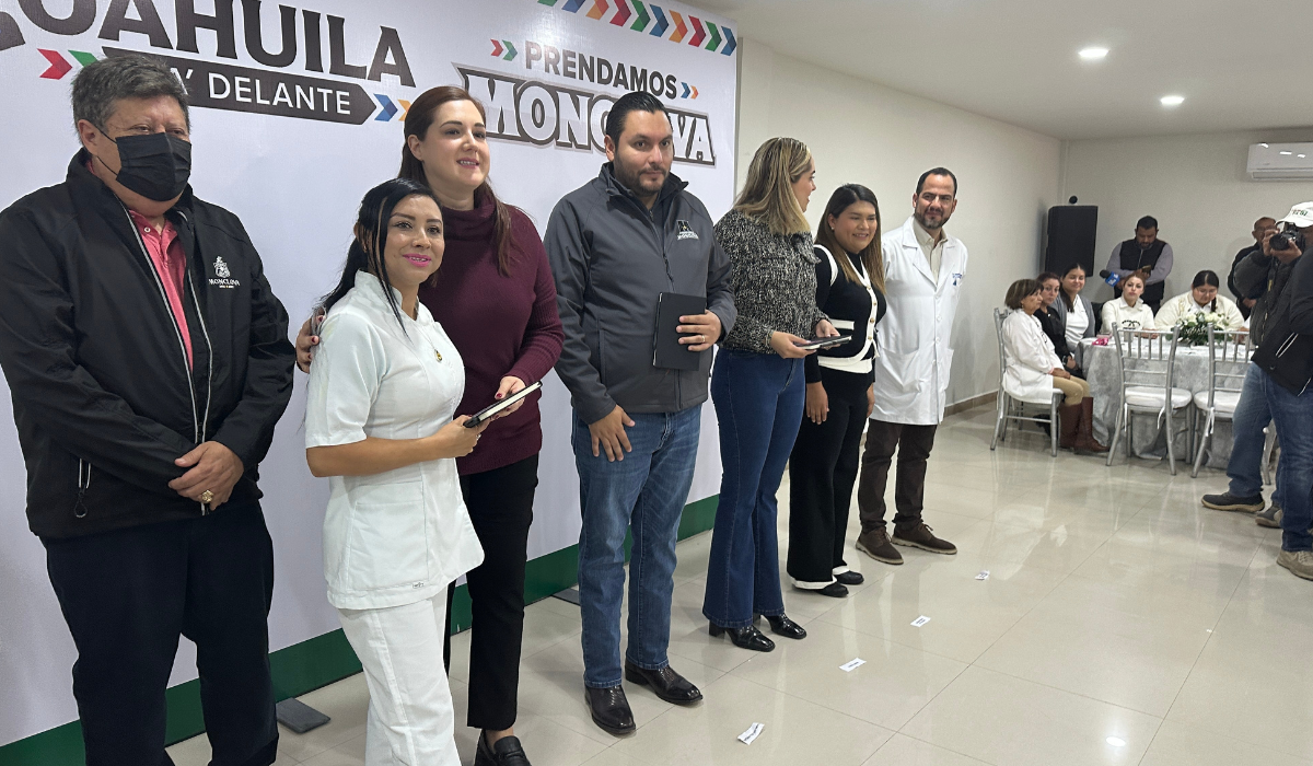 El alcalde de Monclova celebra a enfermeras y enfermeros en su día