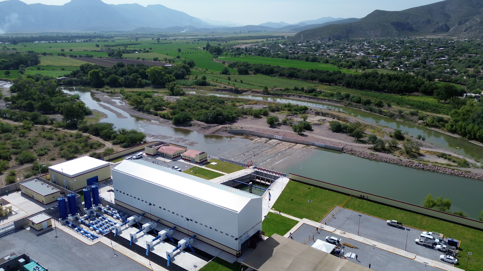 Ya son tres semanas en los que los municipios de la Comarca Laguna
no reciben agua de Agua Saludable.(EL SIGLO DE TORREÓN)