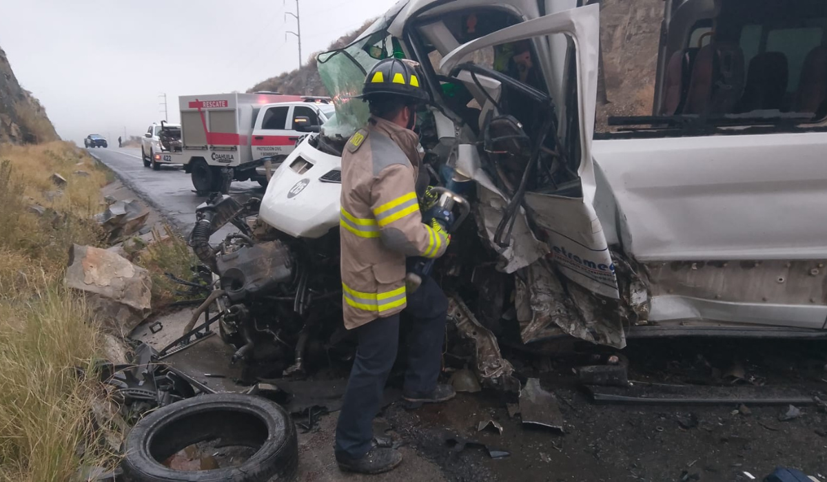 Fuerte choque dejó un saldo de 3 personas lesionadas en Ramos Arizpe