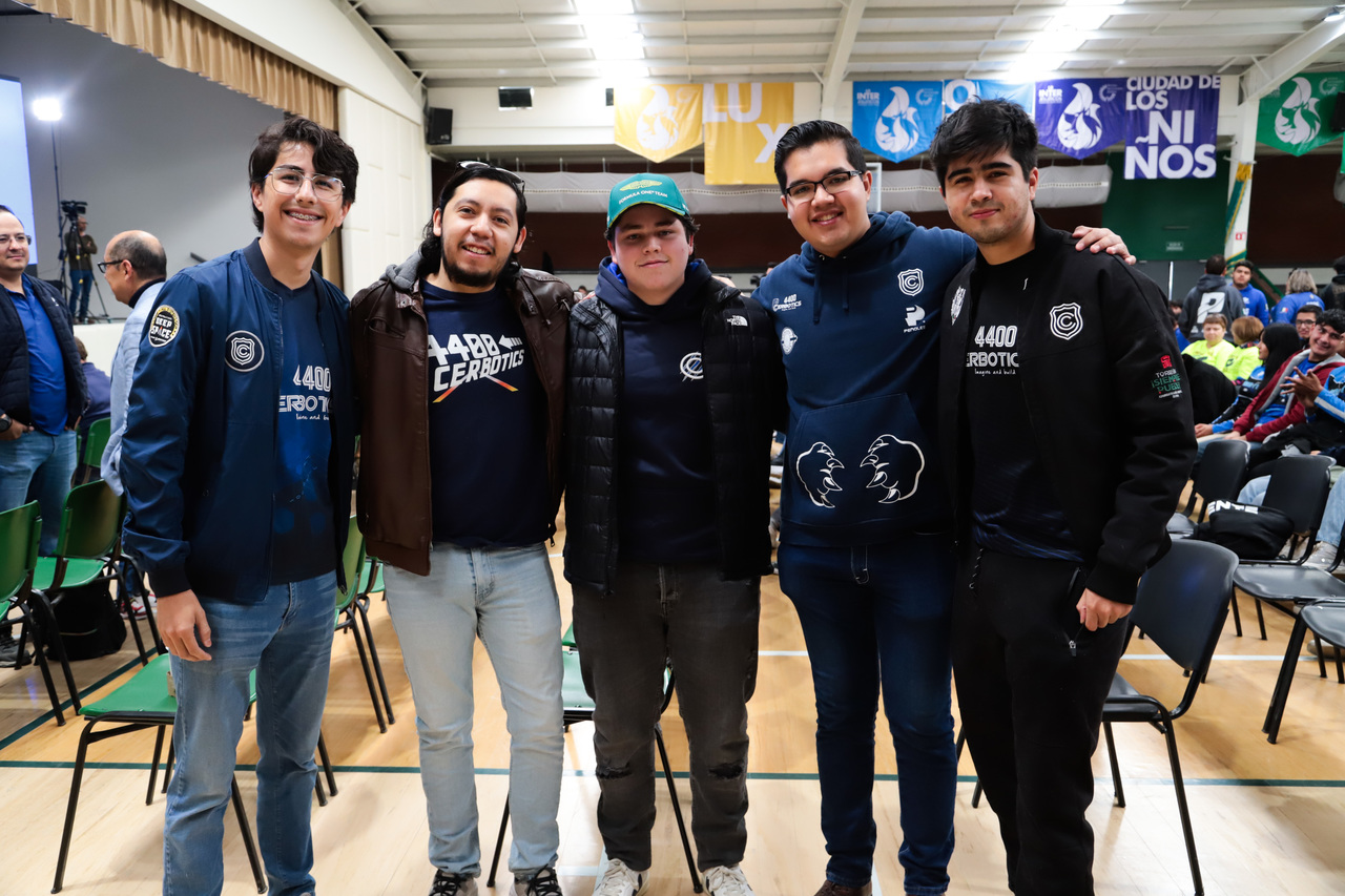 Francisco Vázquez, Luis Martínez, Emiliano Fernández, Emiliano Vargas e Iván Samaniego.