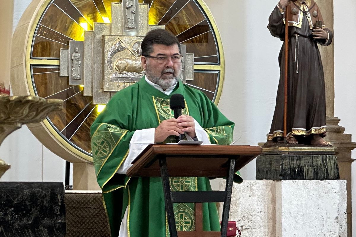 Llama Iglesia a la purificación espiritual y reconciliación