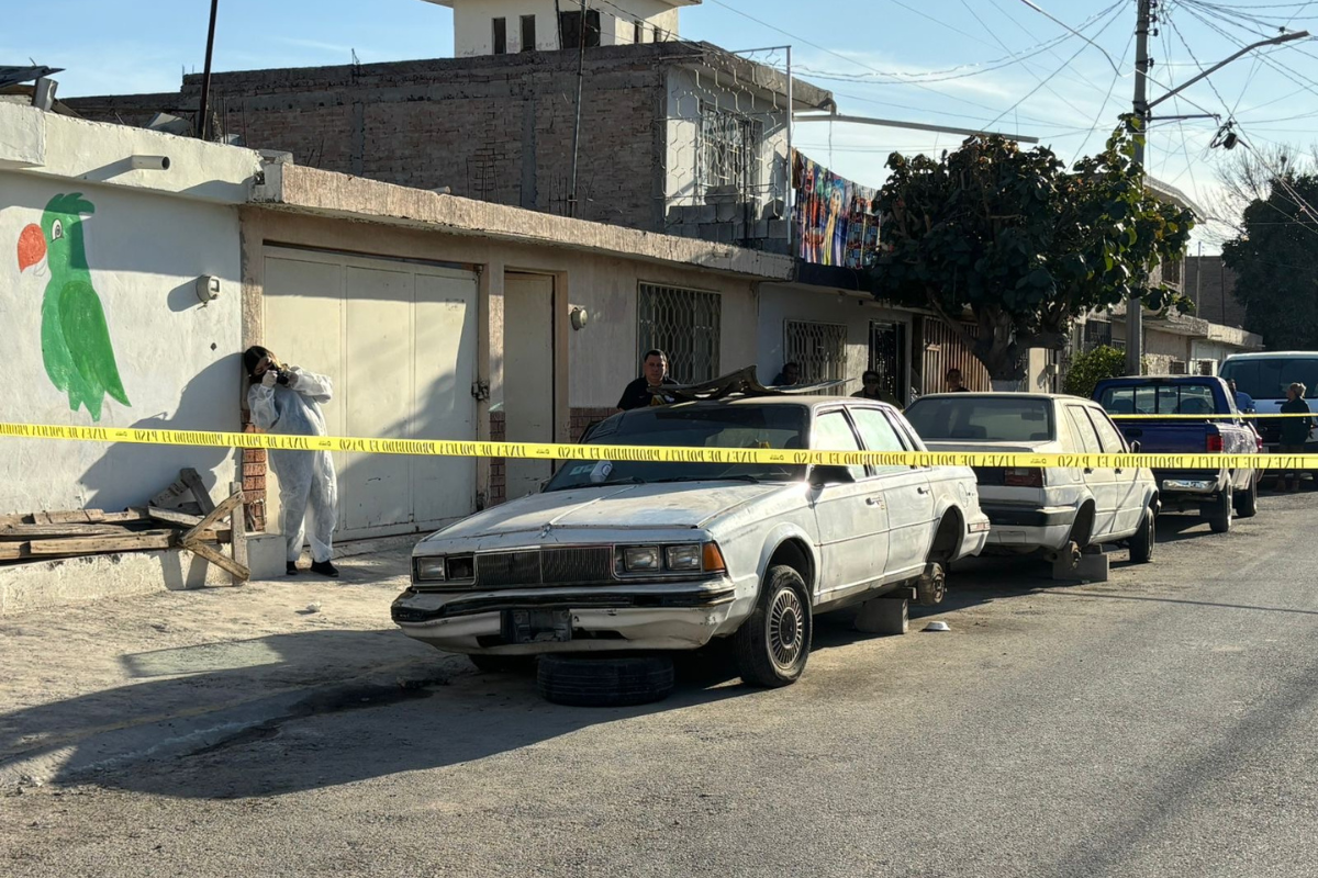 Encuentran a hombre sin vida en auto estacionado en Las Carolinas, Torreón