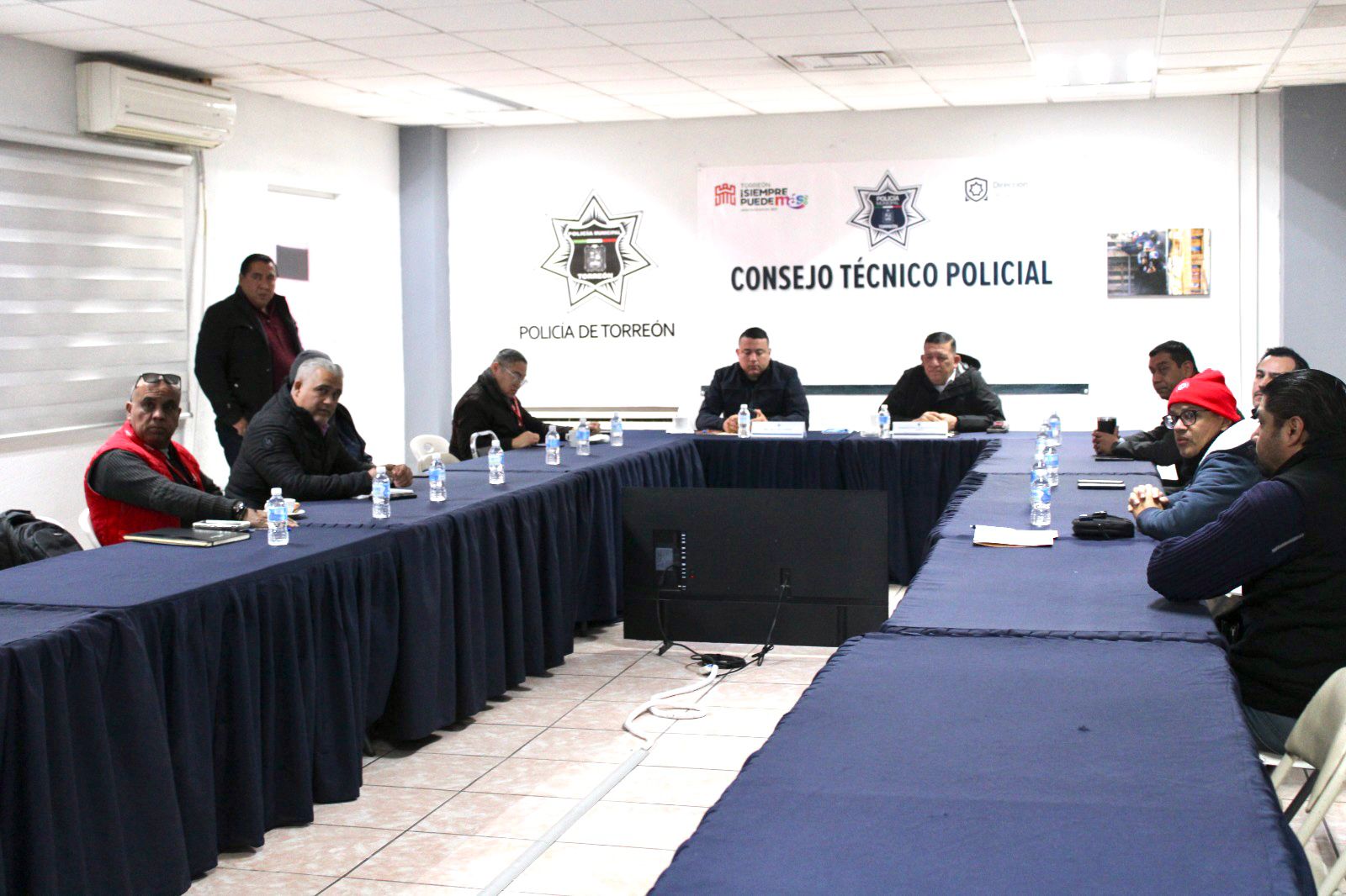 Reconocen tiendas y centros comerciales trabajo de la Policía Municipal