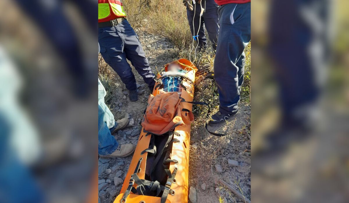 Protección Civil rescata a sexagenario deshidratado en un cerro de Ramos Arizpe