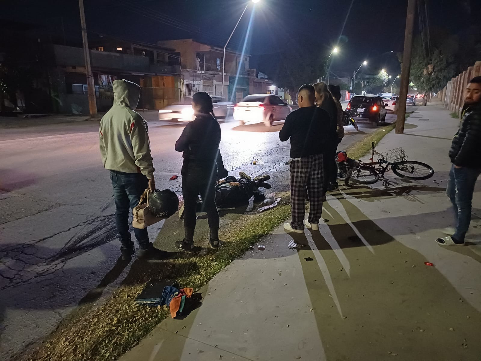 Automóvil arrolla a ciclista y se da a la fuga en Torreón