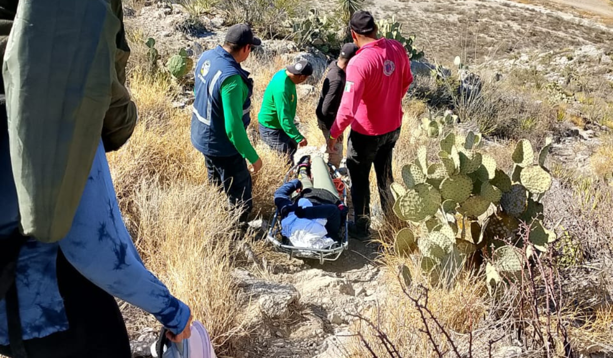 Mujer cae en el Cerro de la Ballena y es rescatada tras horas