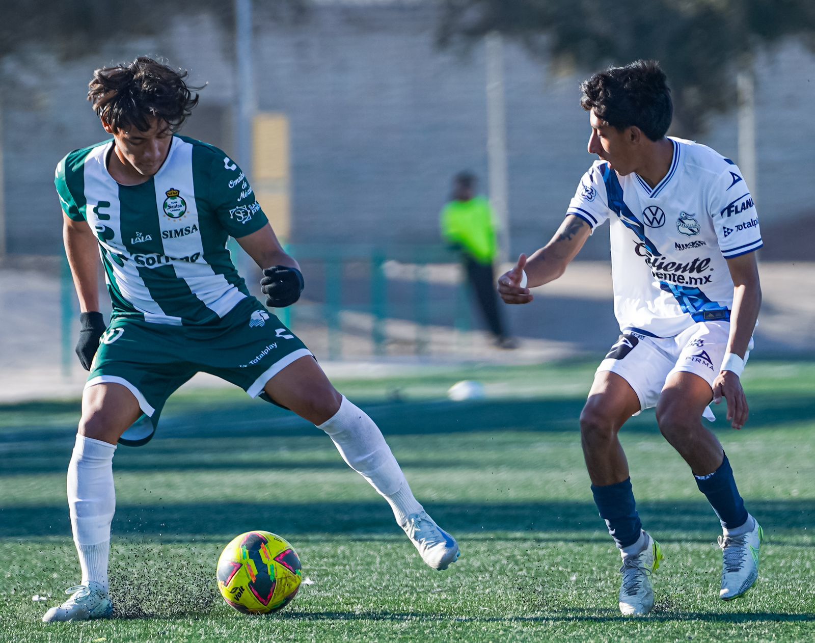 Los albiverdes de la categoría Sub-19, aprovecharon su condición en el
TSM de local, para hilvanar su tercer triunfo consecutivo. (Club Santos)