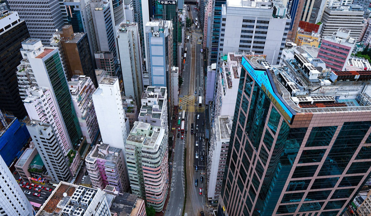 Bolsa de Hong Kong sube un 3,02% por retraso de aranceles de Trump