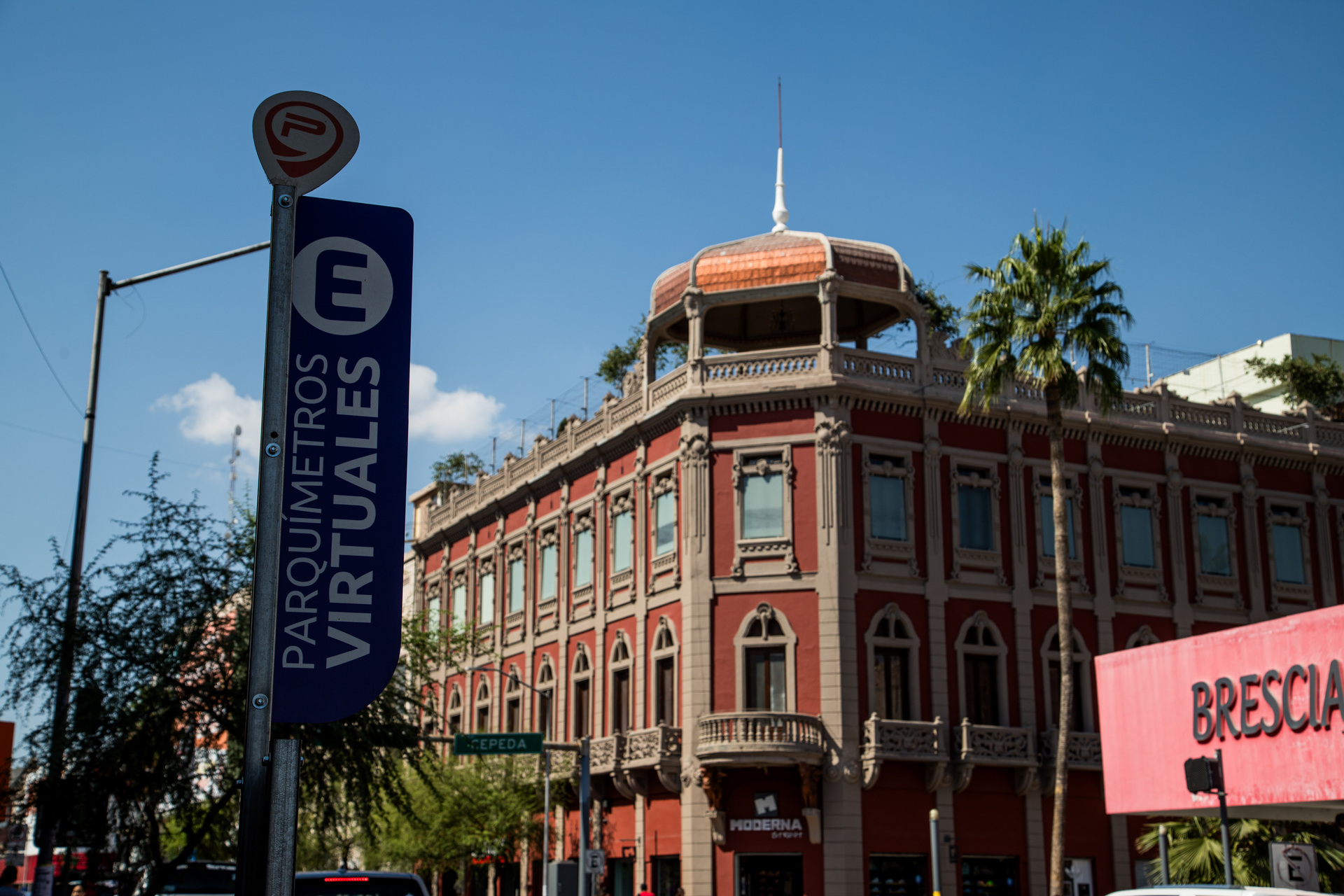 Son alrededor de 2 mil 200 cajones de estacionamiento que abarcan el sistema de parquímetros virtuales en Torreón. (EL SIGLO DE TORREÓN)