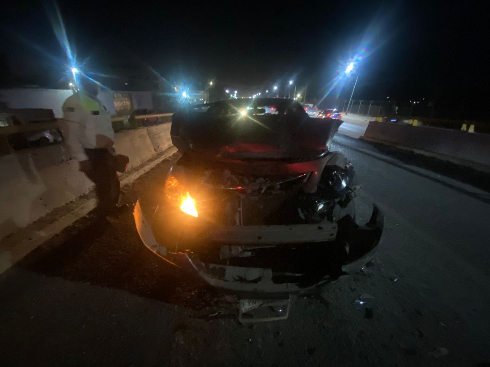 El vehículo señalado como responsable es un Nissan Versa, color gris, modelo 2014. (EL SIGLO DE TORREÓN)