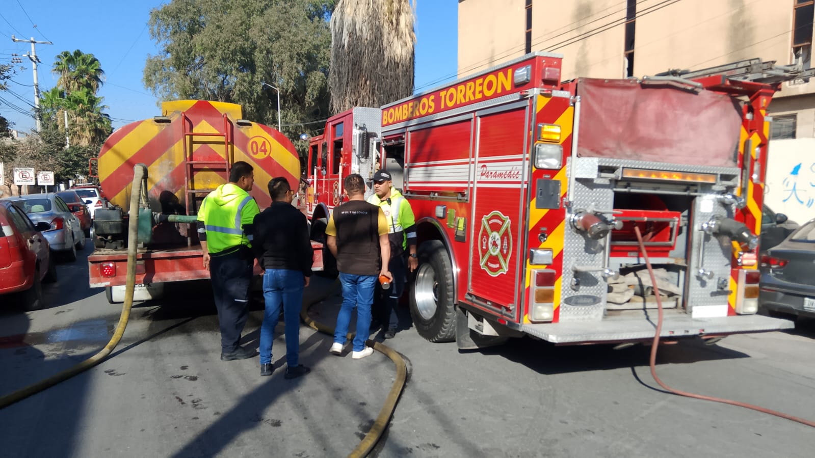 Nave industrial abandonada en el Centro de Torreón se incendia