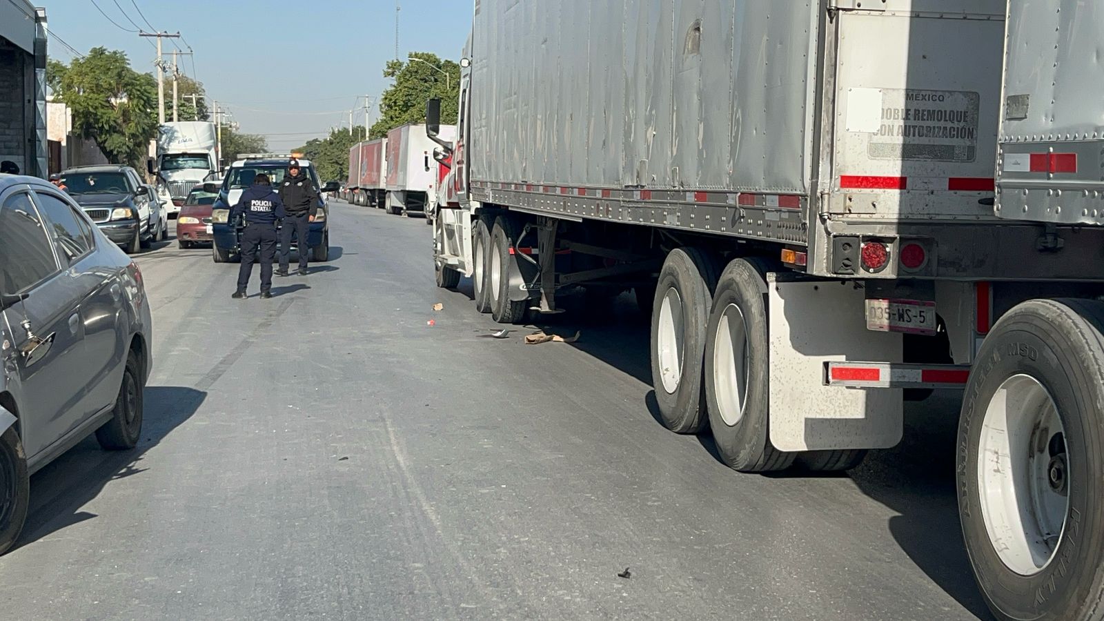 Hombre es arrollado por vehículo a exceso de velocidad en Ciudad Industrial