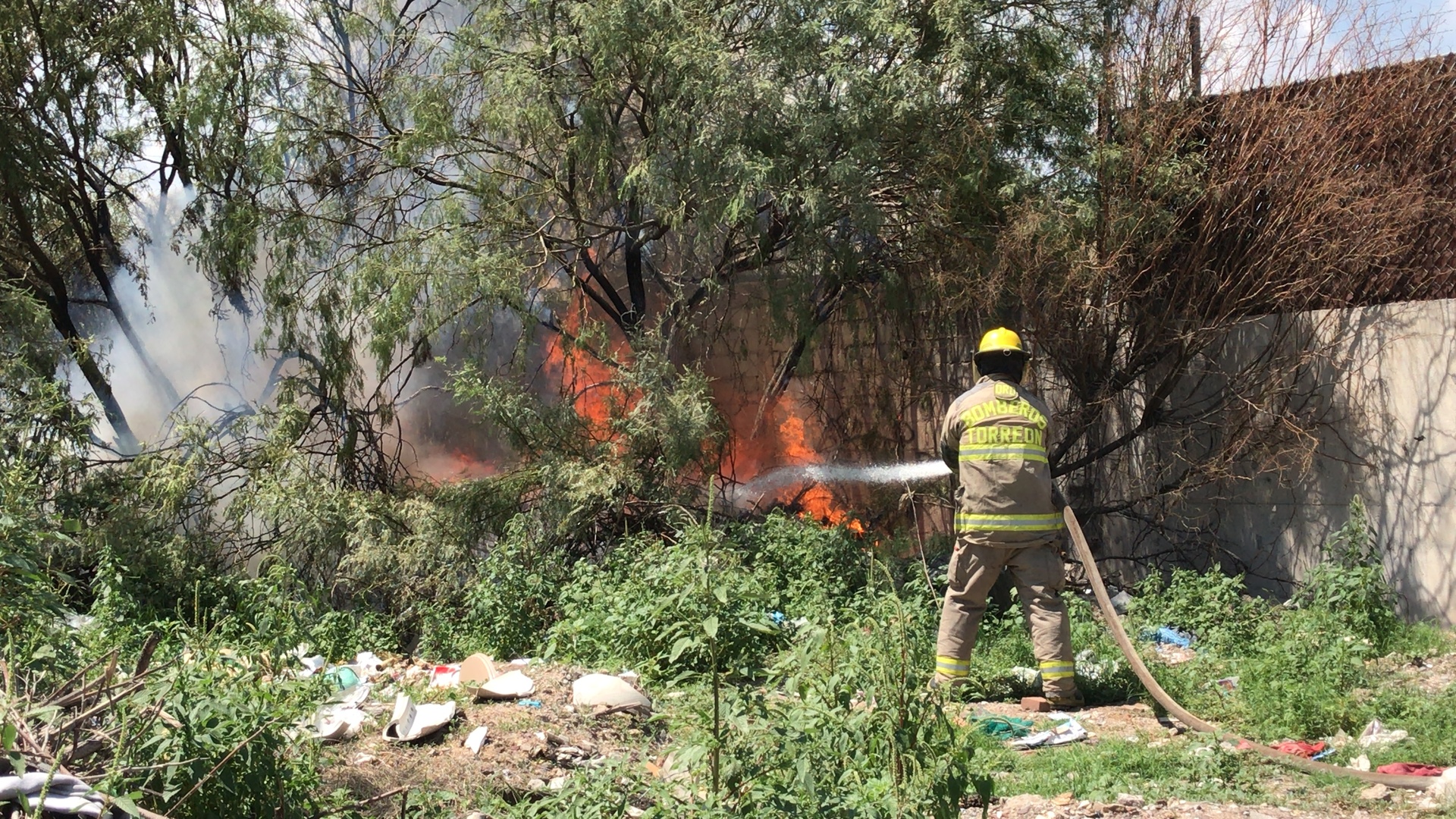 Protección Civil y Bomberos piden a la ciudadanía no quemar basura o maleza en estos lugares. (EL SIGLO DE TORREÓN)
 