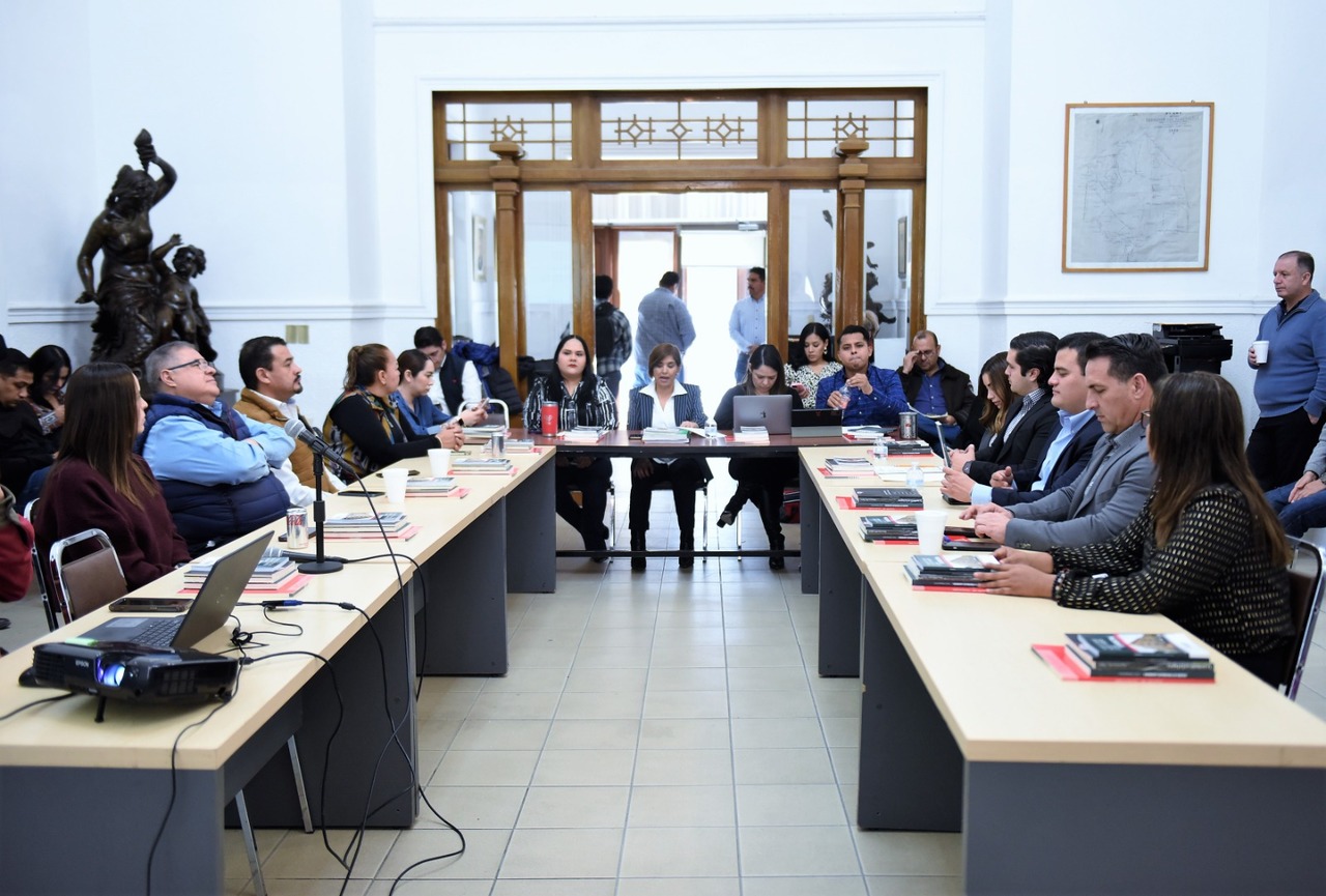 La sesión conjunta se realizó en el Archivo Municipal. (EL SIGLO DE TORREÓN)