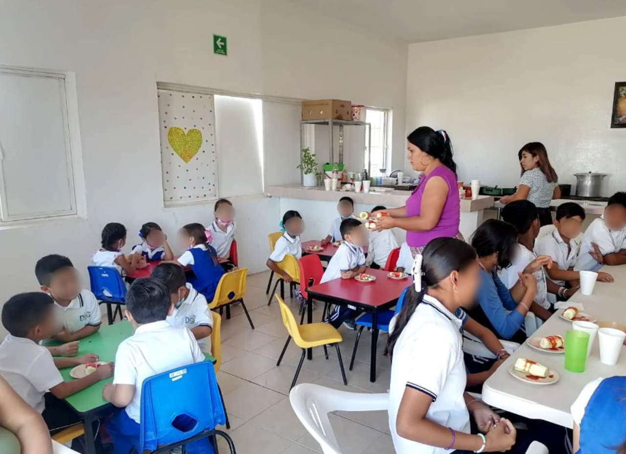 Los Comedores Comunitarios sirven desayunos y comidas.