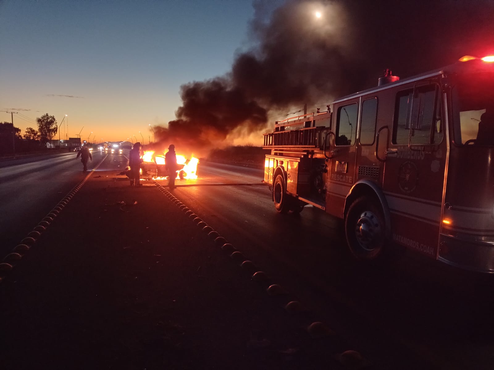 Incendio provoca accidente en la carretera Torreón-Matamoros