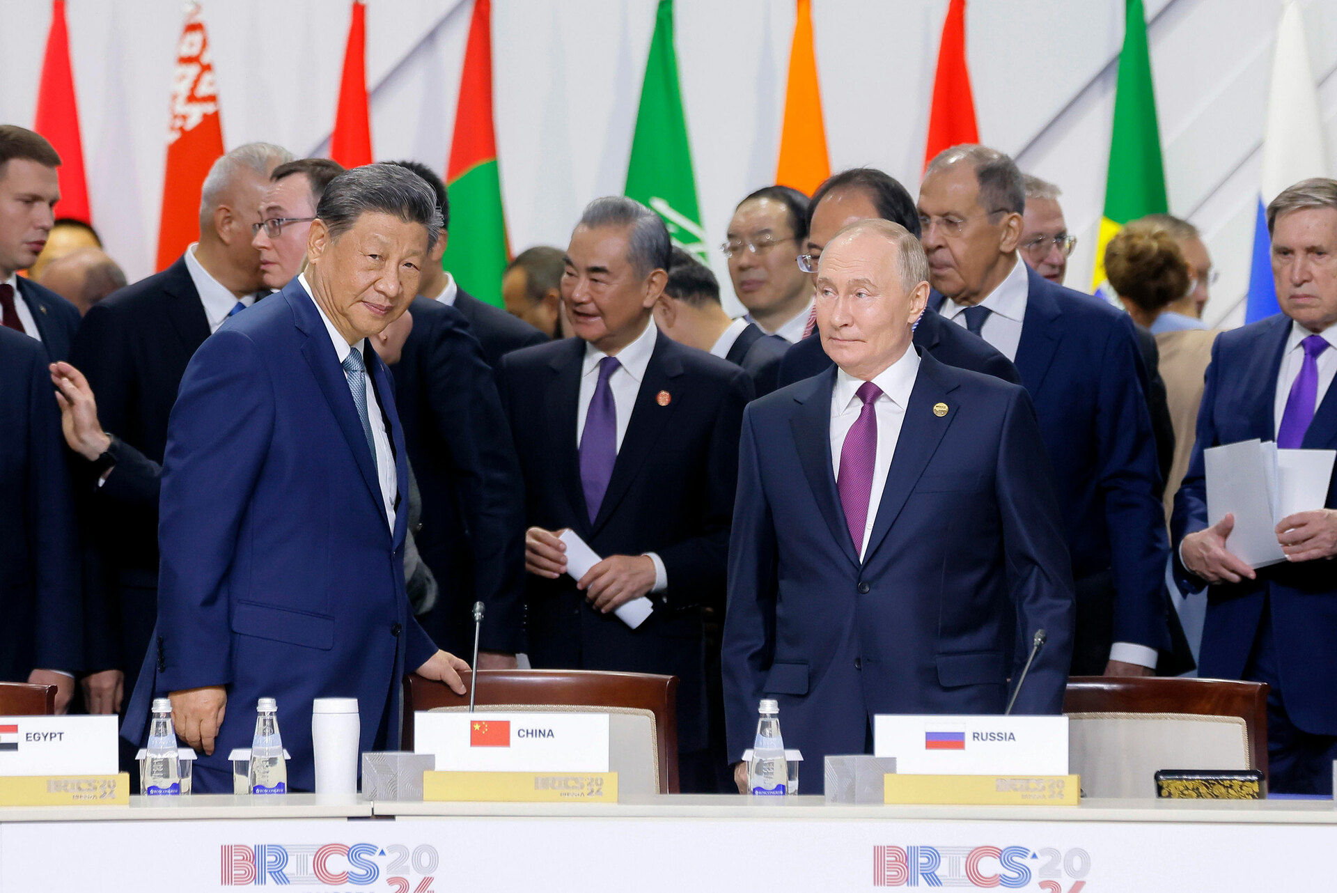 El presidente de China, Xi Jinping, y el presidente de Rusia, Vladímir Putin, en la cumbre del bloque económico BRICS, en 2024. Foto: EFE/ Maxim Shemetov