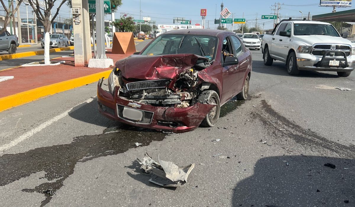 Choque múltiple en el bulevar Miguel Alemán deja cuantiosos daños materiales