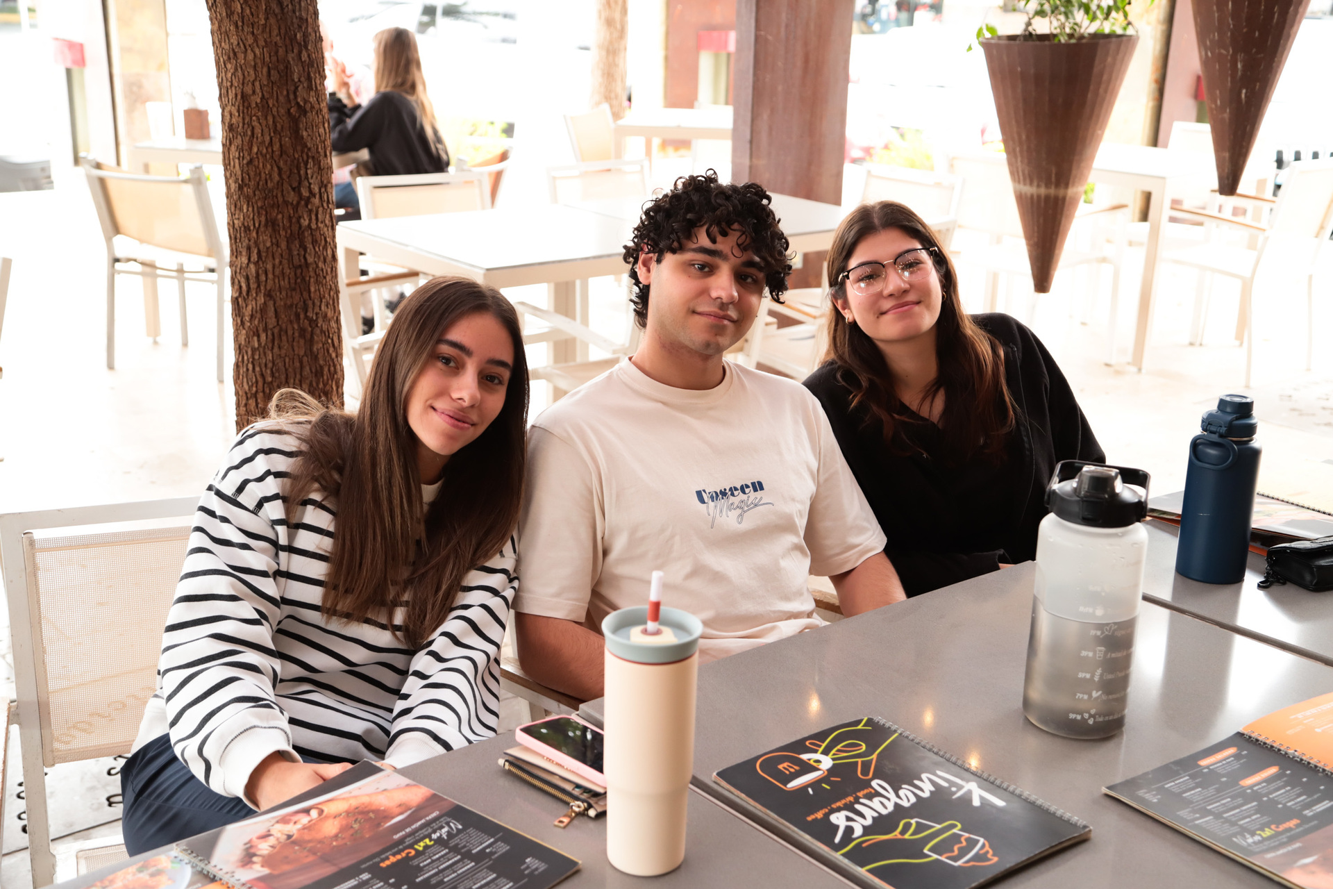 Paulina Cuesta, Jafeth Requejo y María Jose Hernández.