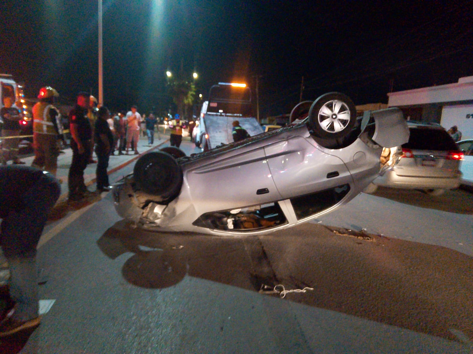 Volcadura en Ciudad Nazas deja dos personas lesionadas