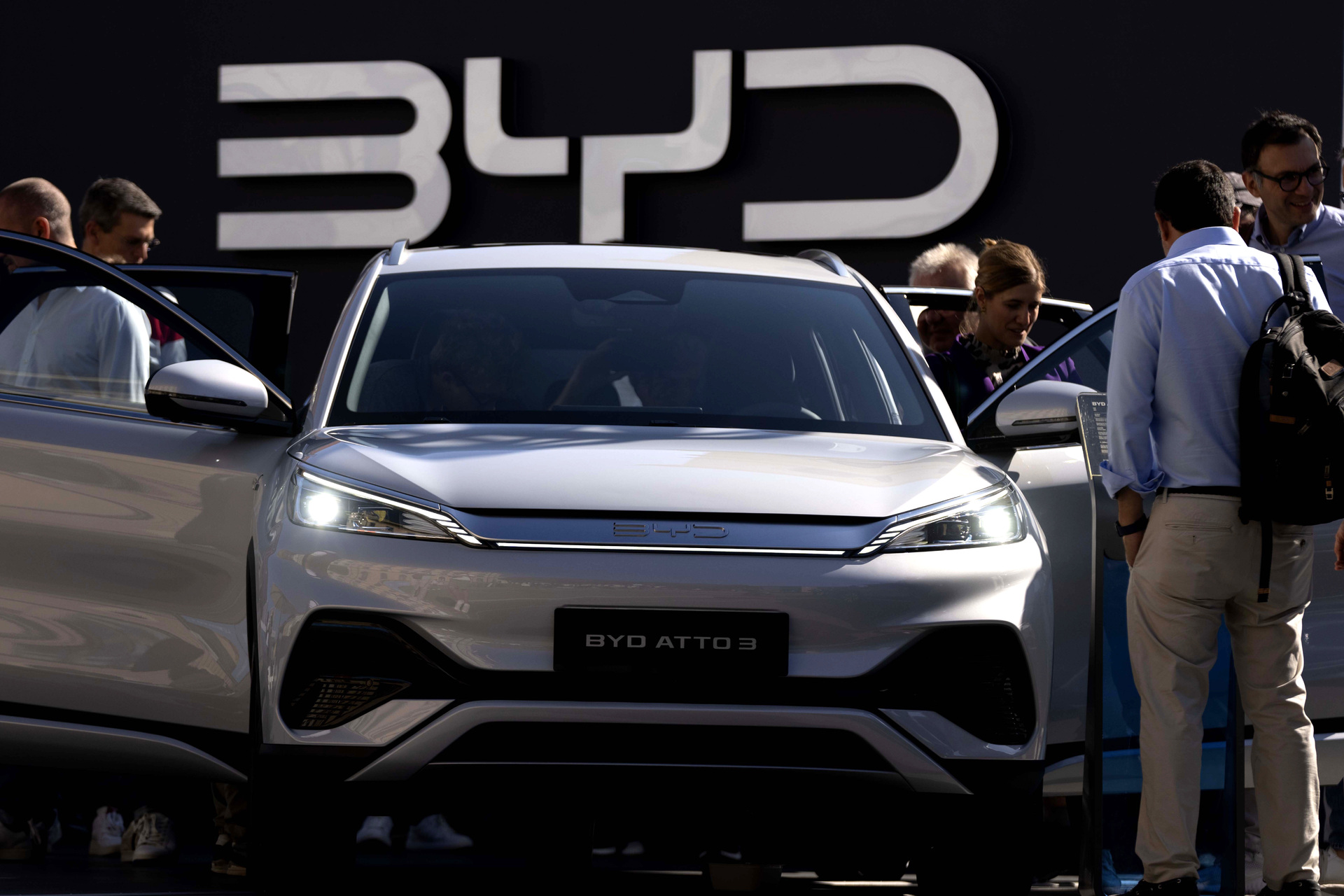 Sheinbaum afirma que inversión de automotriz china BYD 'nunca fue formal' en México