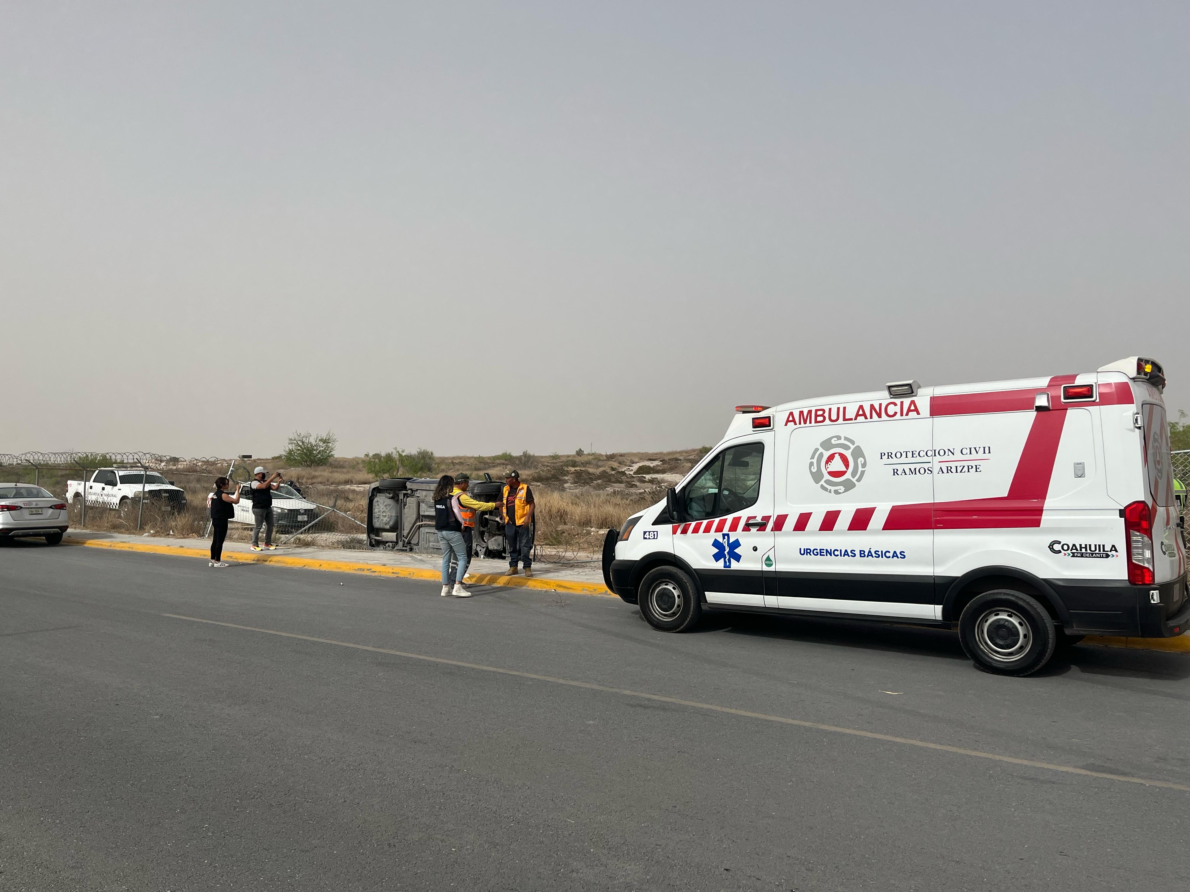 Acelerado conductor vuelca y se lleva la malla ciclónica del Aeropuerto Plan de Guadalupe