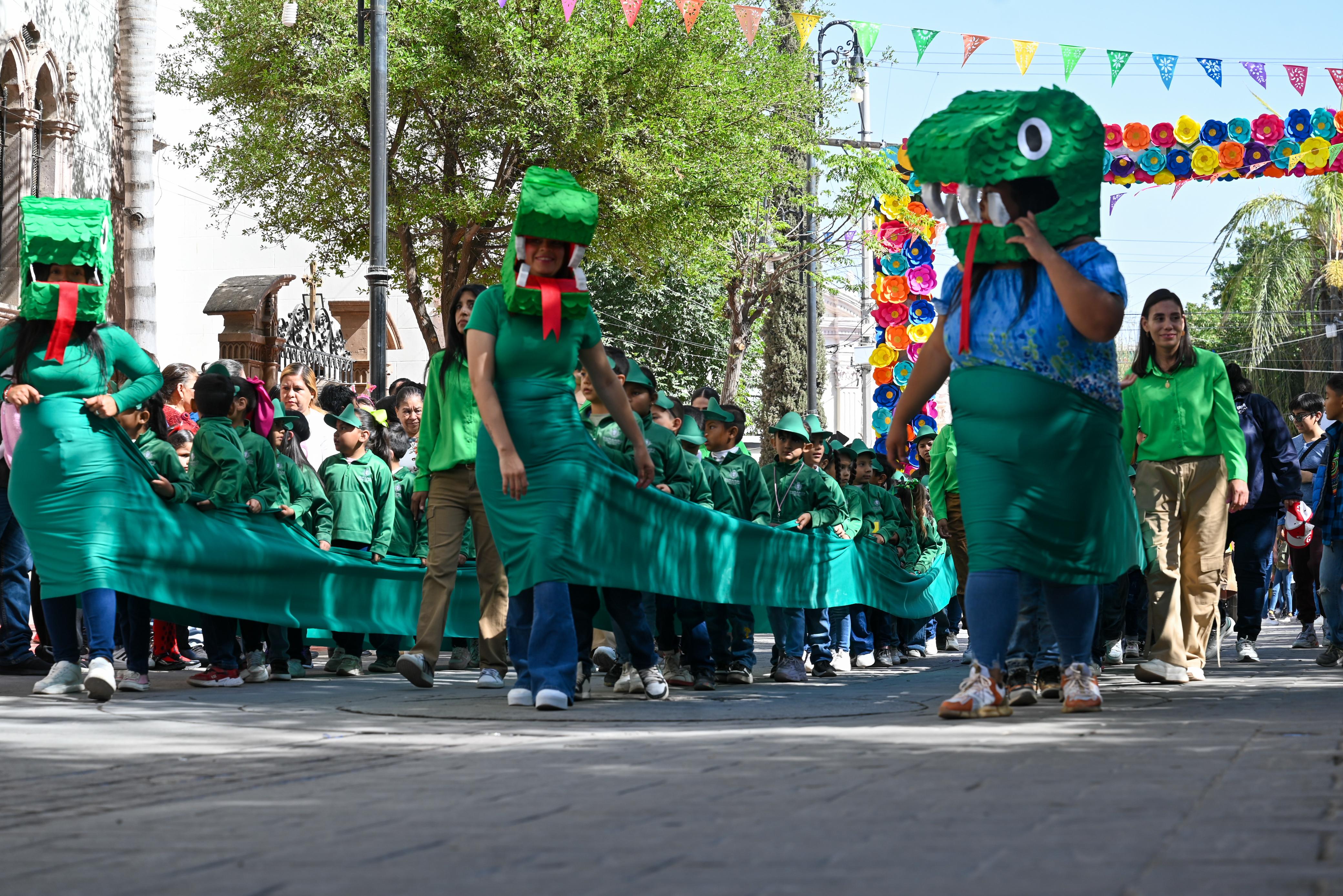 Realizan Desfile de la Primavera en Lerdo