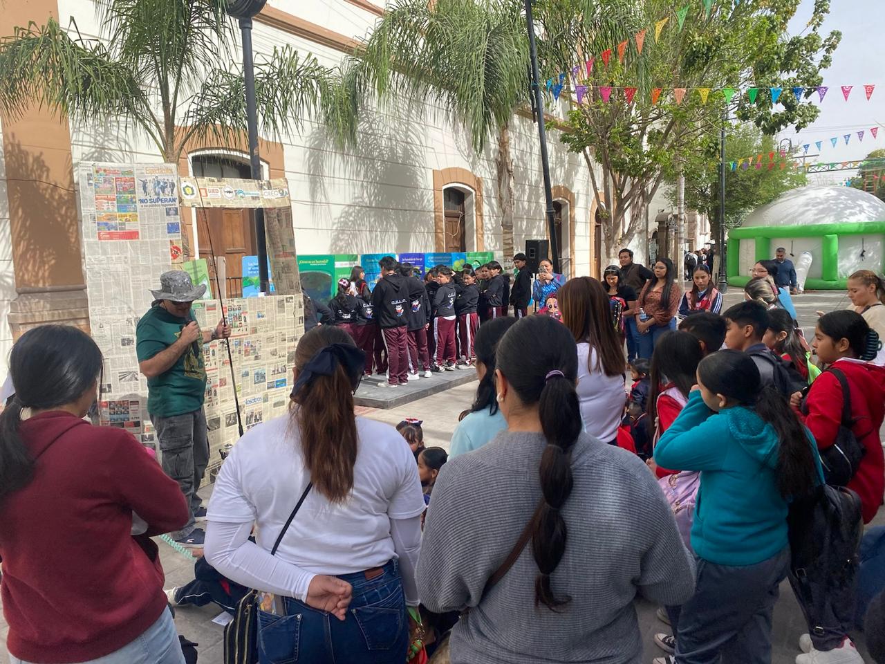 Mas de 2 mil personas asisten a feria del Día Mundial del Agua en Lerdo