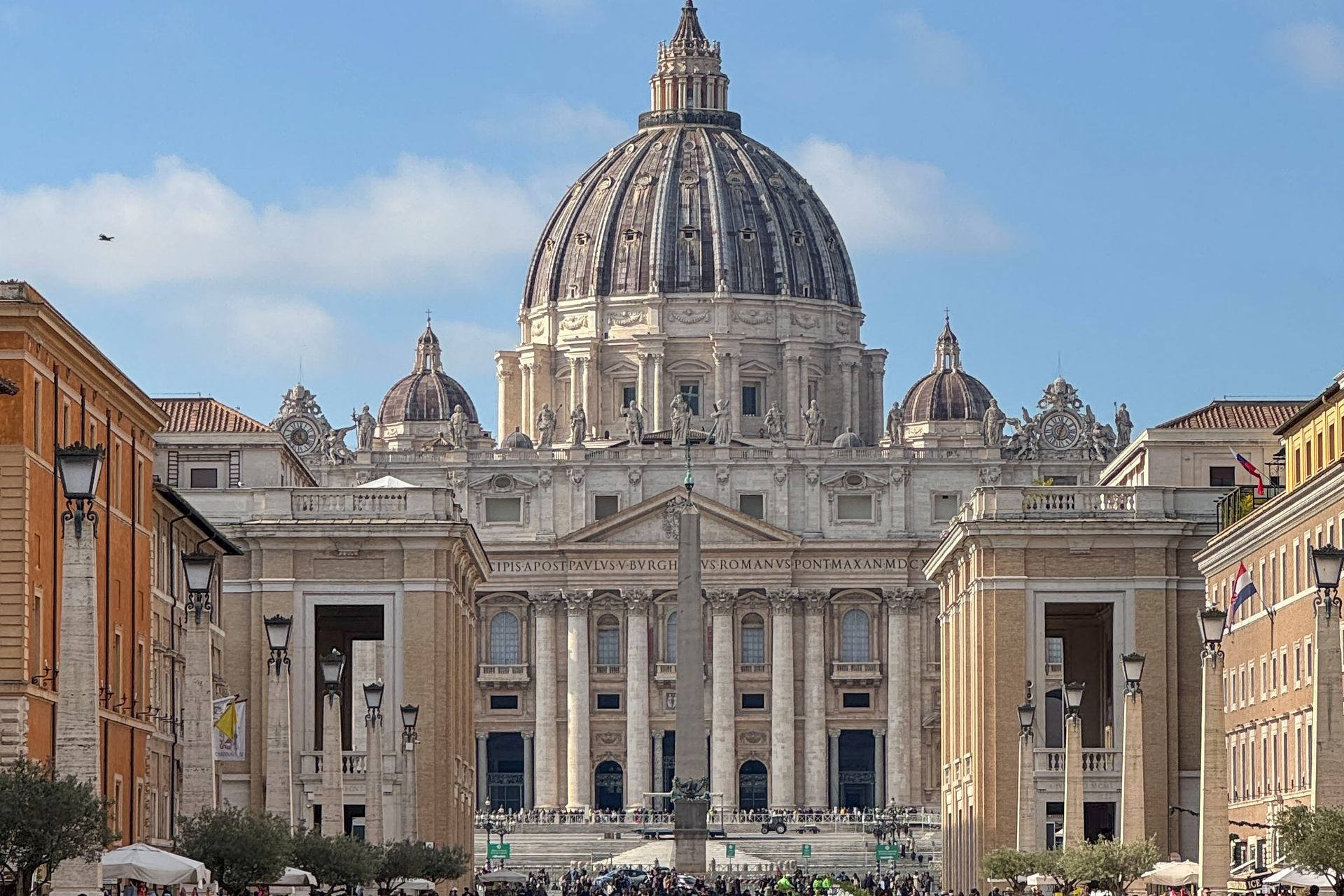 El papa será dado de alta mañana, estará en reposo al menos dos meses