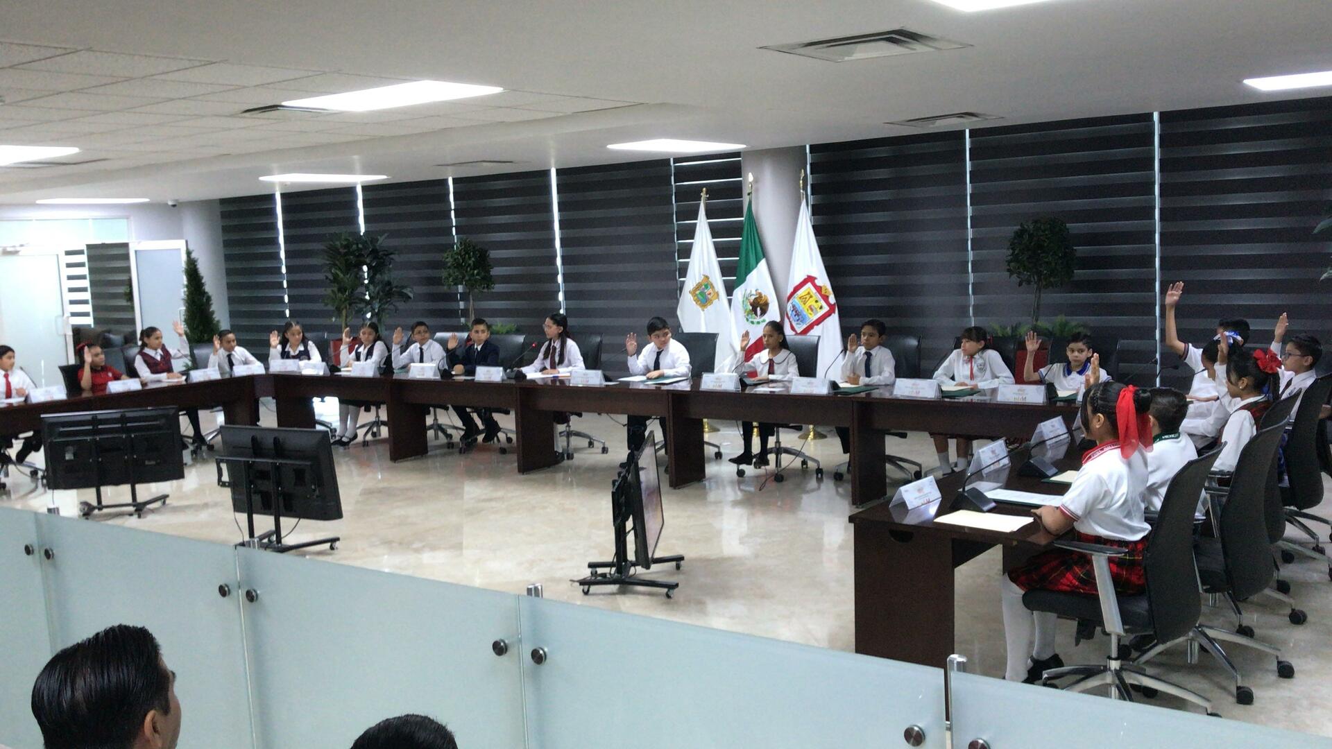 Sesiona Cabildo Infantil en Torreón, los niños piden cuidar el agua y aprovechar la energía solar